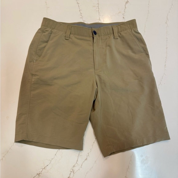 Under Armour Men's Tan Flat Front Shorts - Picture 1 of 4